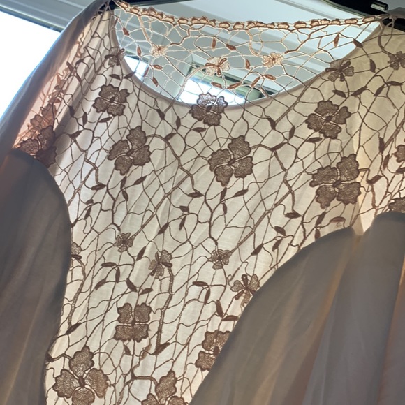 SKY Brand lace back top small EUC - Picture 2 of 4